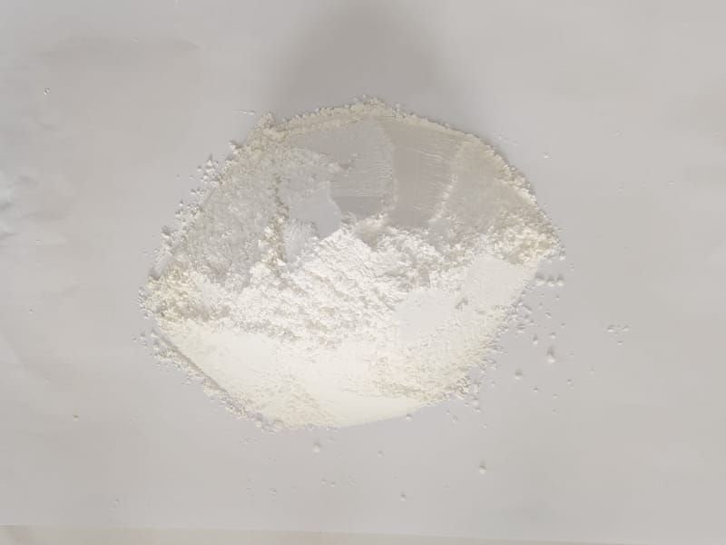 Flux for aluminum melting containing cryolite